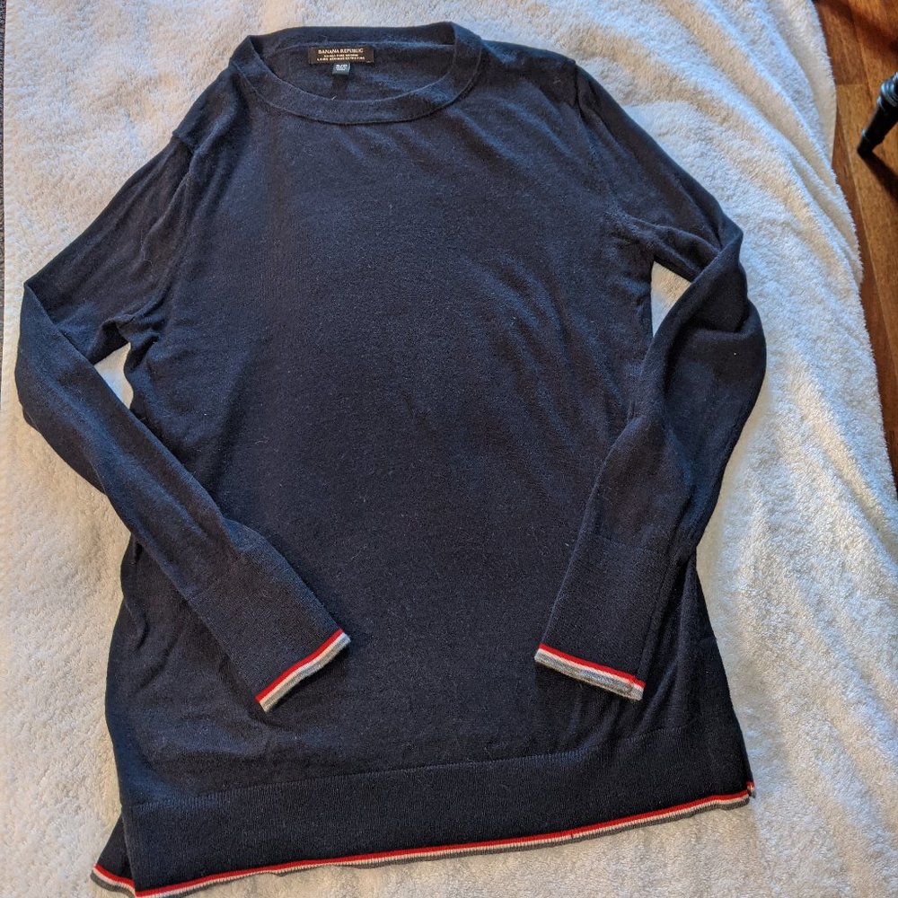 Banana Republic Navy Merino Wool V-Split Relaxed Sweater - Size Small